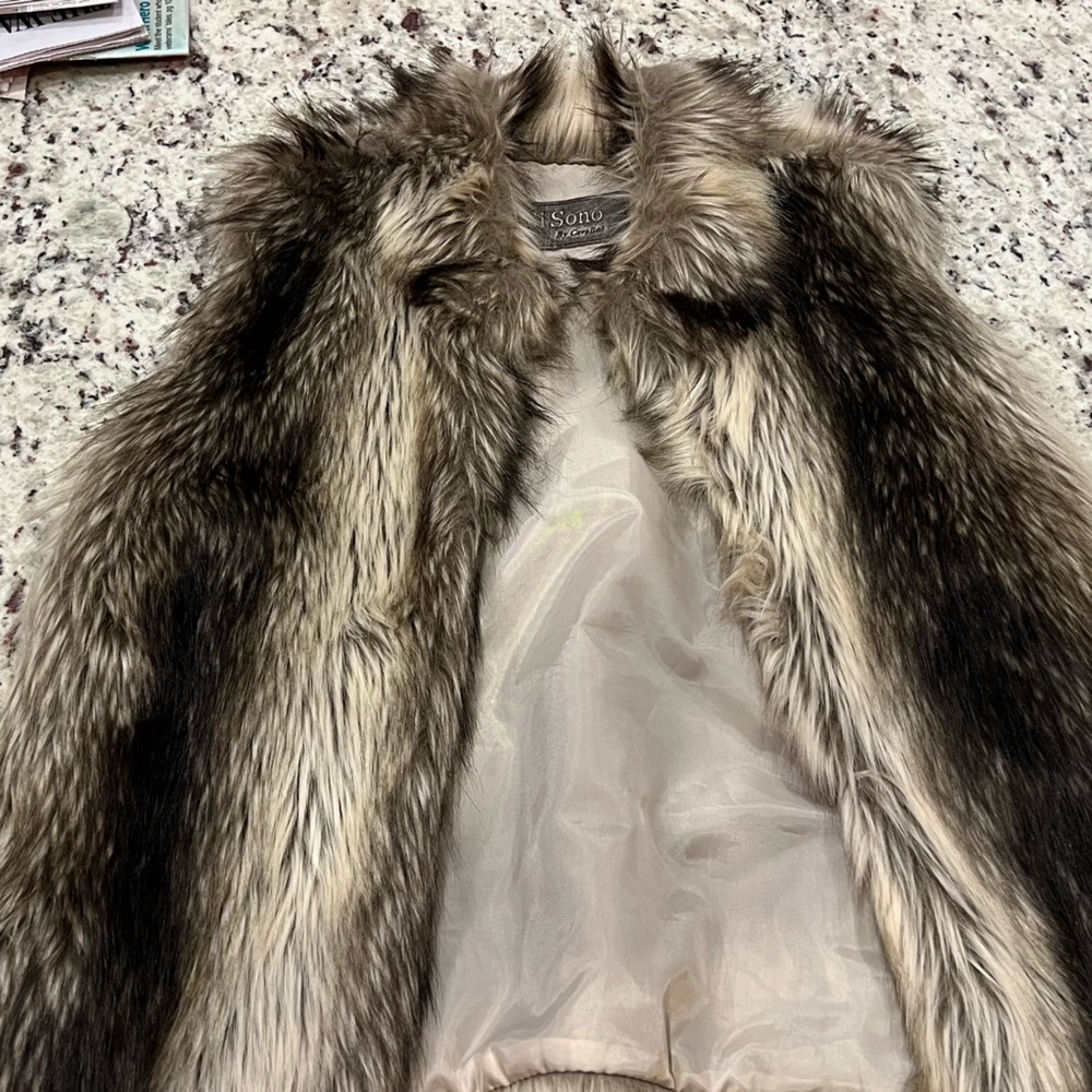 Ci Sono Faux Fur Vest by Cavalini - Picture 8 of 8